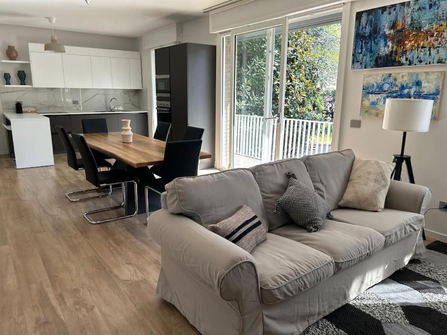 Apartment Art X4 In Centre With Private Parking *